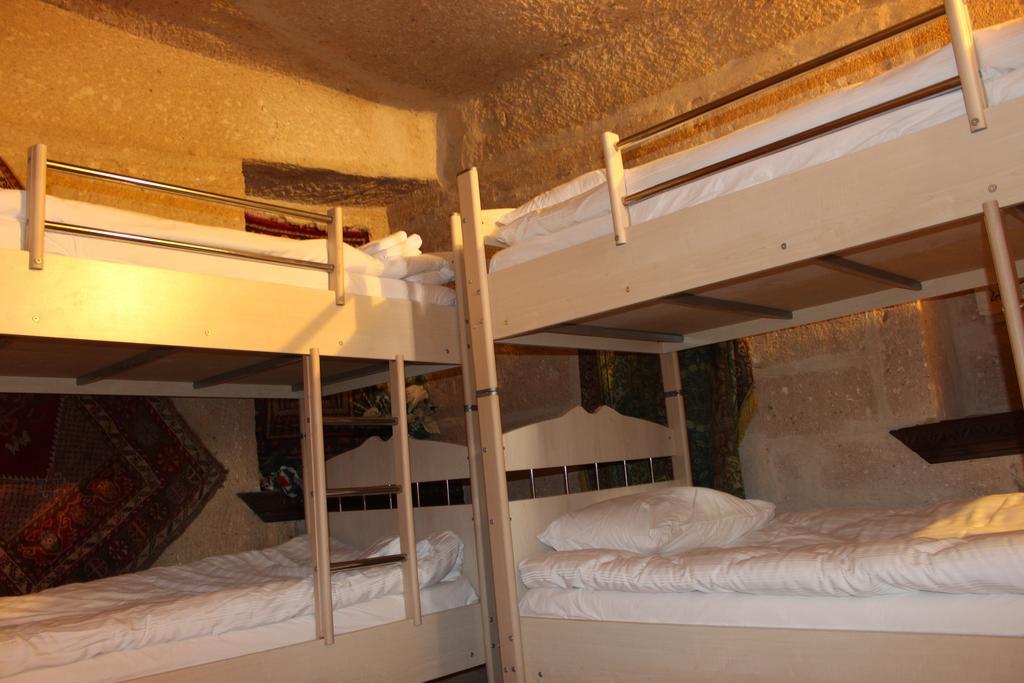 Stay In Peace Cave Hostel Göreme Room photo